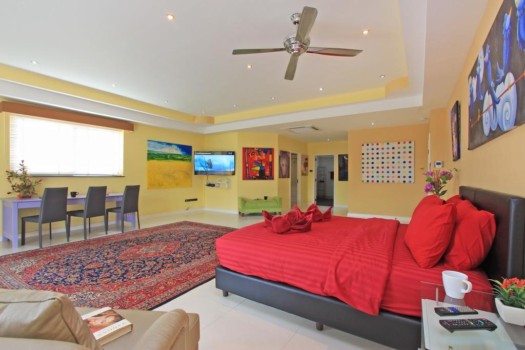 Villa Sharrow Bay Pattaya Esterno foto