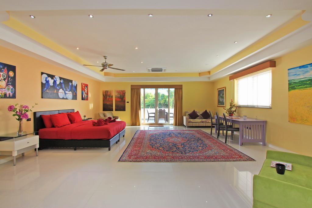 Villa Sharrow Bay Pattaya Esterno foto