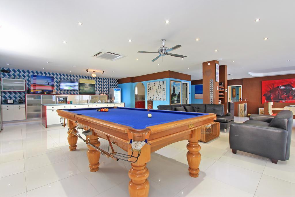 Villa Sharrow Bay Pattaya Esterno foto